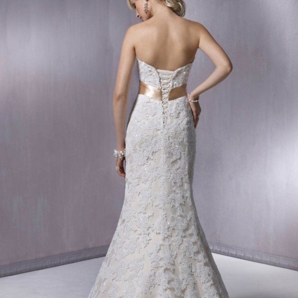 Ivory wedding dress